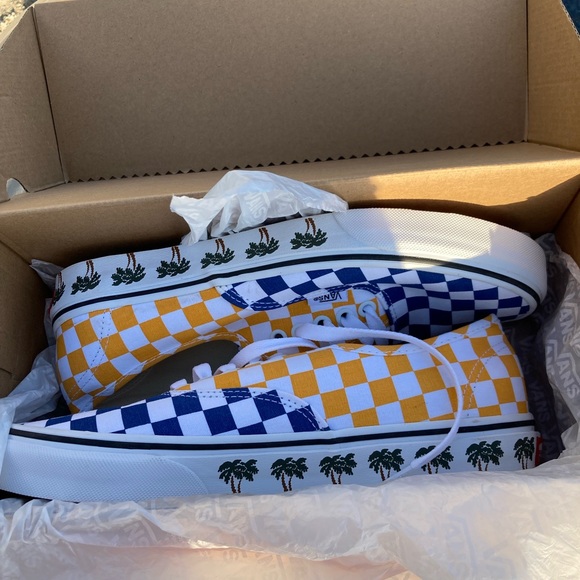 Vans - Picture 2 of 2